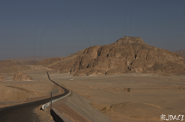 silnice v poušti